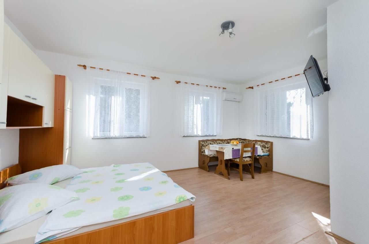 Apartments Anica J 洛帕 外观 照片